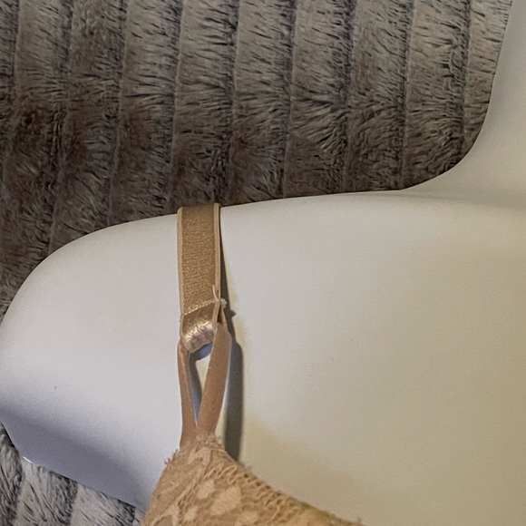 Victoria’s Secret Push Up Bra 34D Allover Lace - Picture 3 of 6